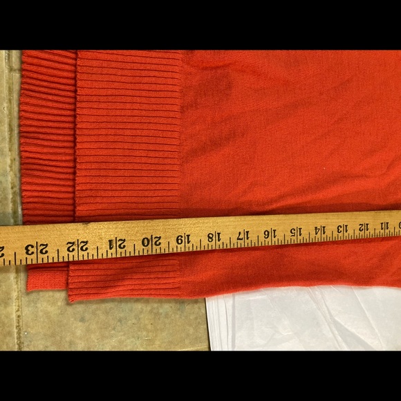 Victoria’s Secret Long Sleeve Orange Cotton Sweater Top Split Hem Size Small - Picture 8 of 11